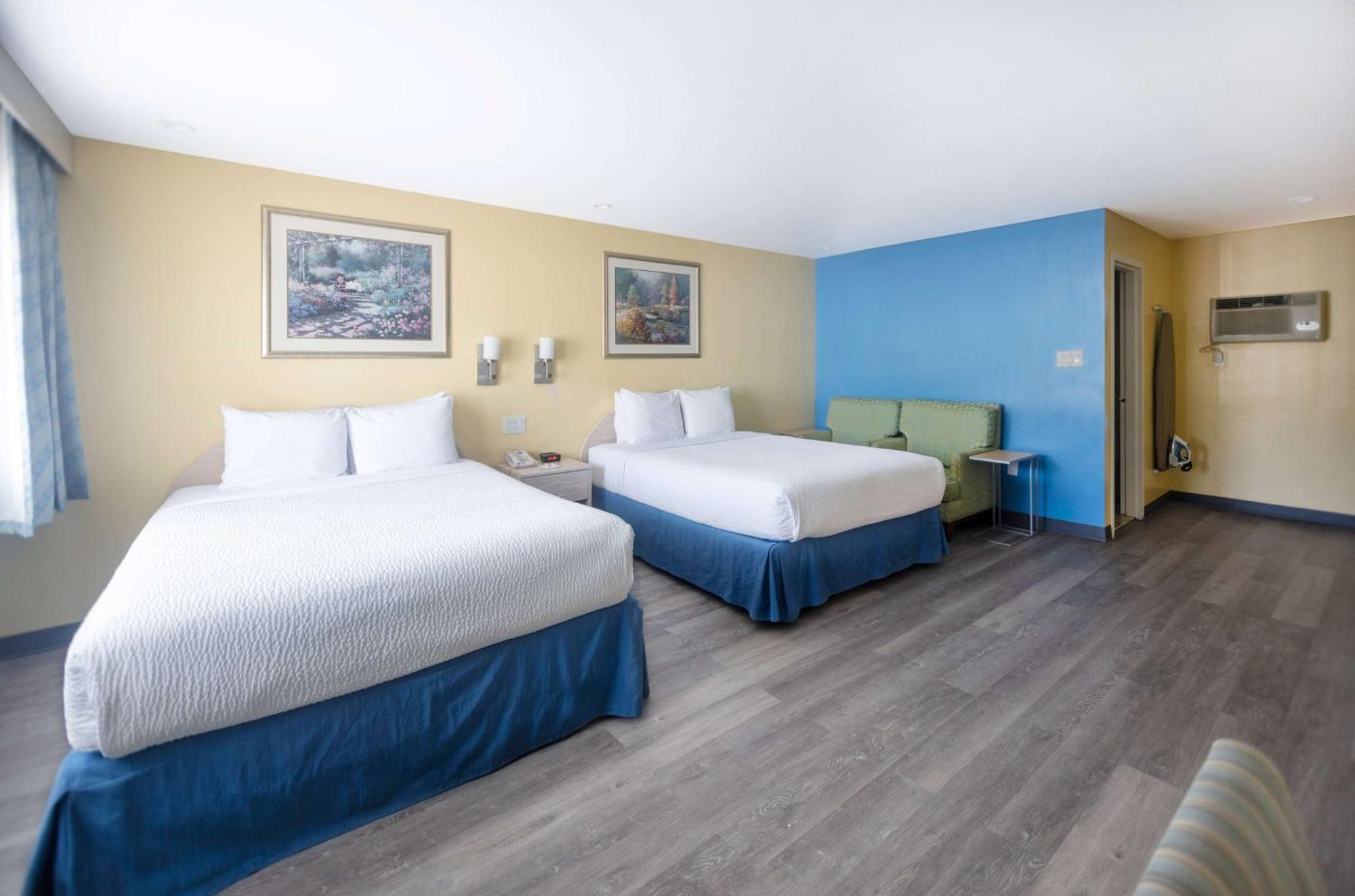 Days Inn By Wyndham Hicksville Long Island Exterior foto