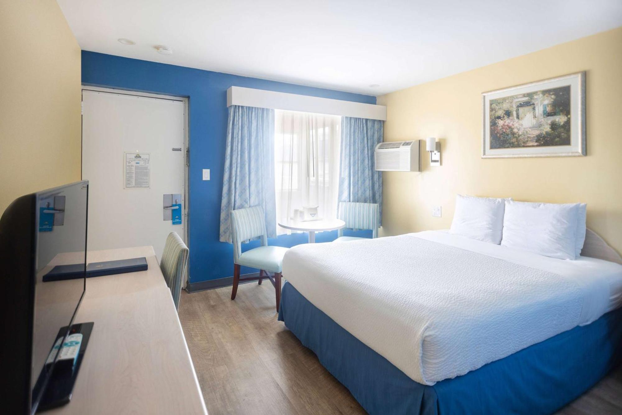 Days Inn By Wyndham Hicksville Long Island Exterior foto